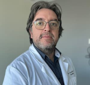 Cristian Pinto, Médico Dermatólogo en Dermaclínica