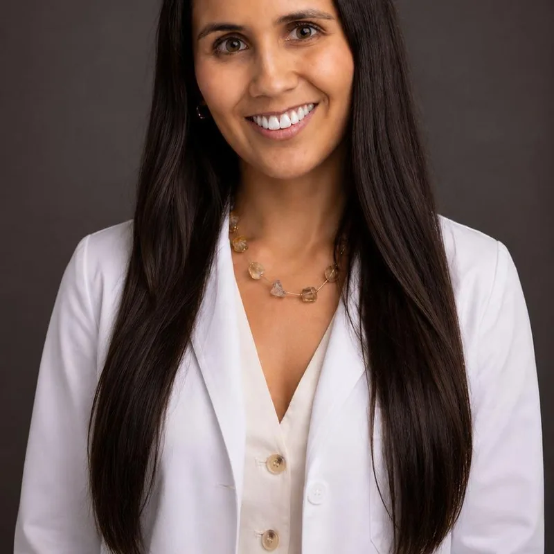 Manuela Betanzo Quiero, Médico Dermatólogo en Dermaclínica