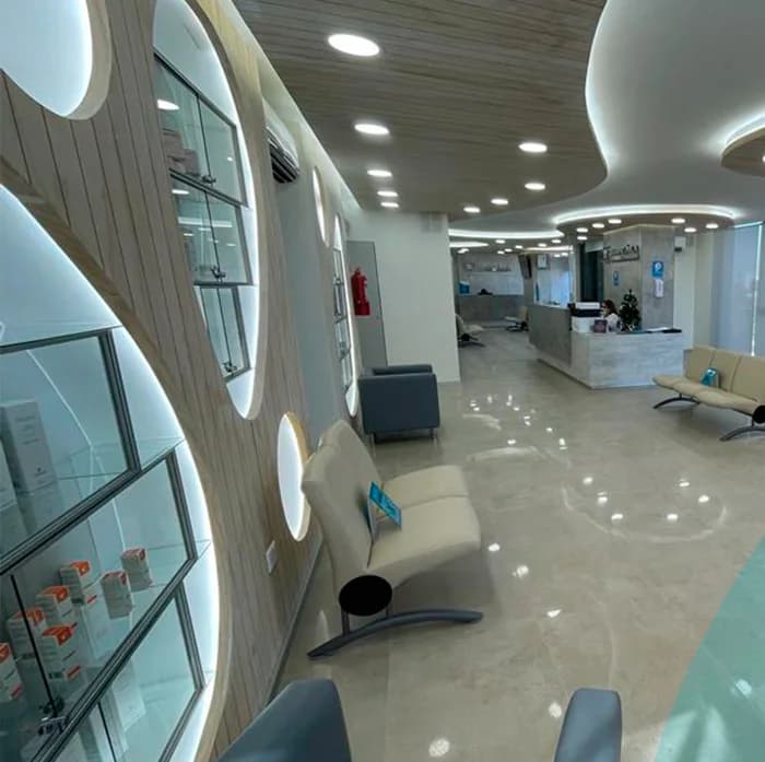 Sala de espera de Dermaclínica en el Edificio Paseo de las Artes, Temuco